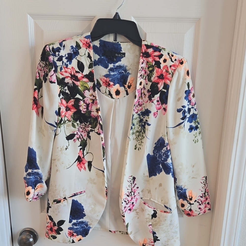Vibrant, Tailored style,  Floral Blazer